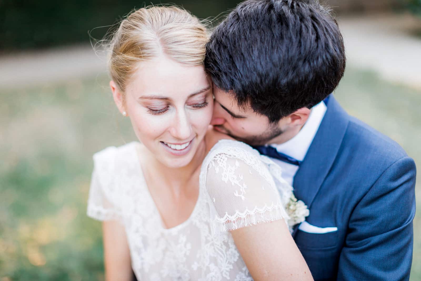 Photographie de Mathieu Dété présentant des conseils pour shootings couple, la femme est dos à lui