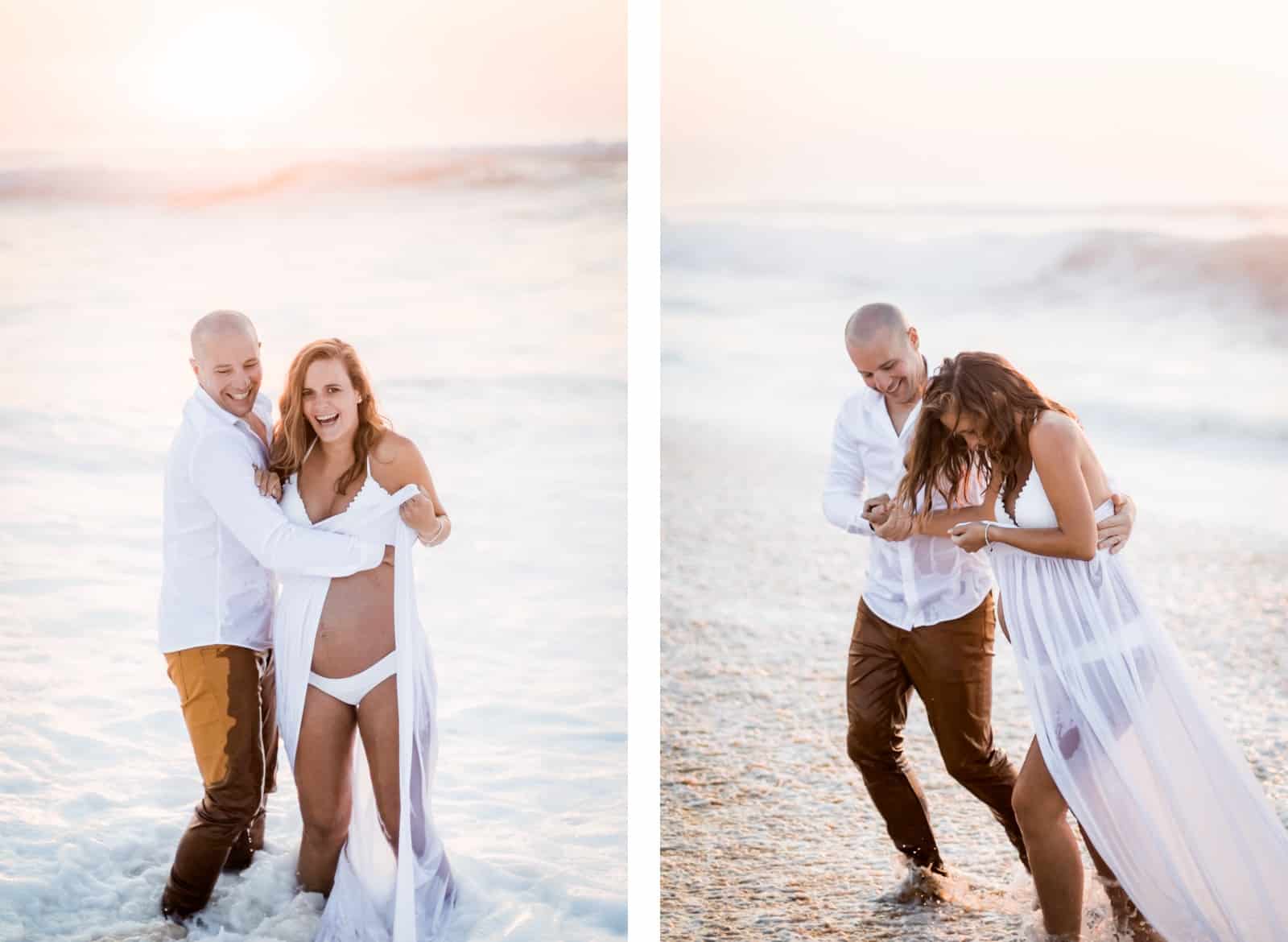 Photographie de Mathieu Dété, photographe de mariage et famille à Saint-Gilles de la Réunion 974, présentant des futurs parents amoureux allant se baigner dans l'Océan Atlantique dans les Landes