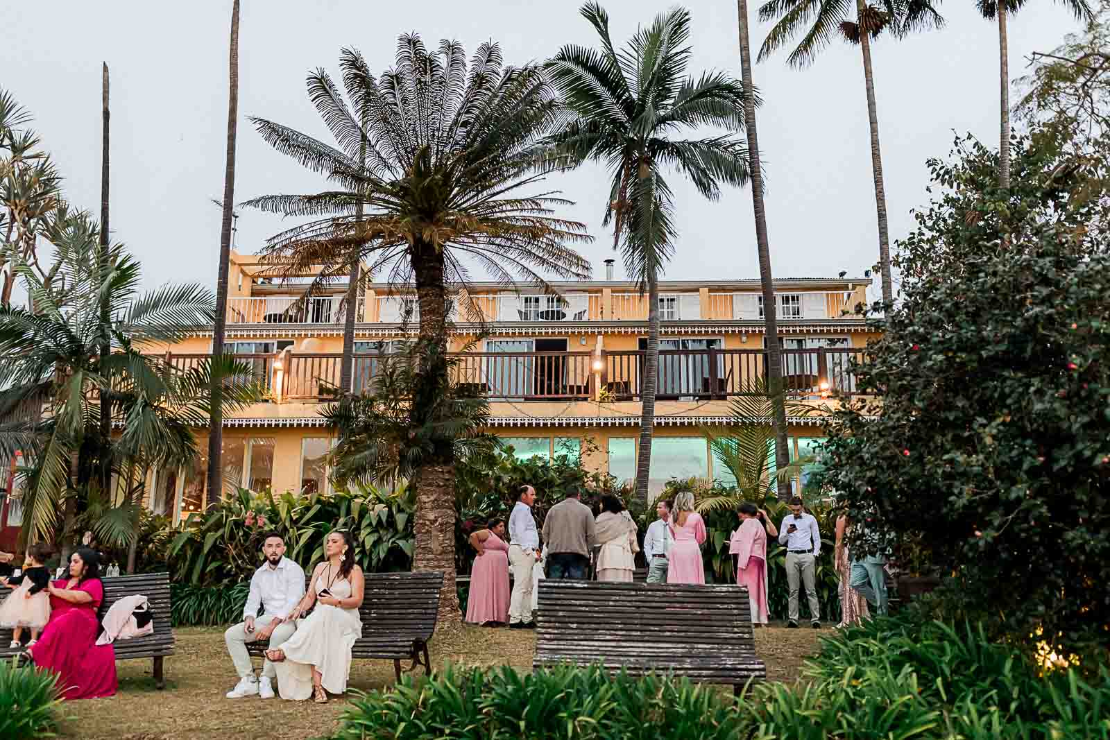 Photographie de Mathieu Dété, photographe de mariage et famille à Saint-Paul sur l'île de la Réunion 974, présentant la vue des jardins de la Villa Laurina