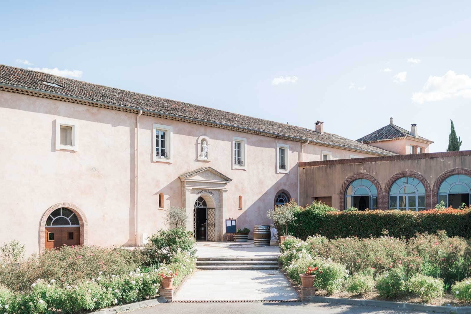 Photographie de Mathieu Dété présentant l'extérieur du Château Saint Julien d'Aille