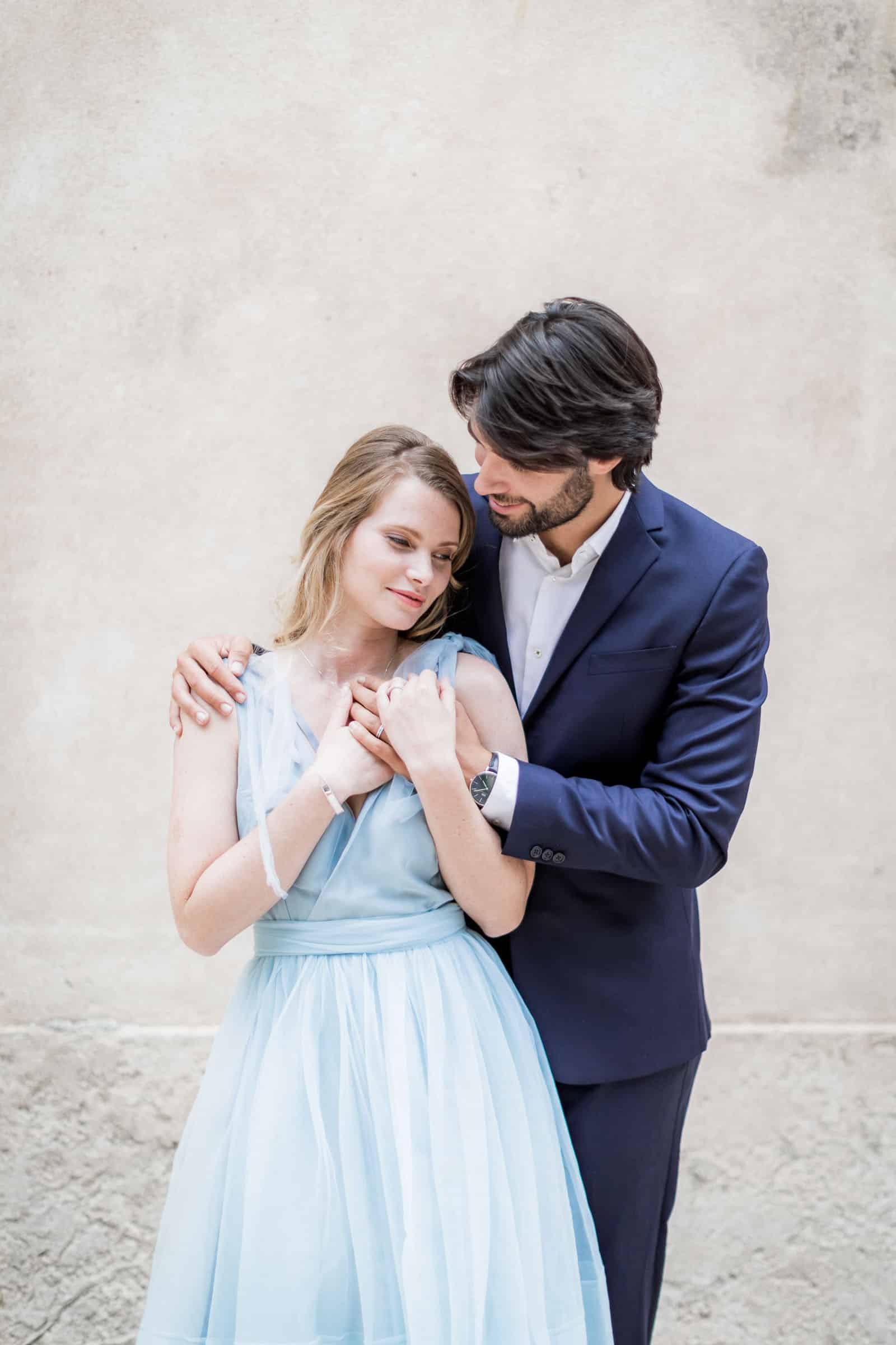 Photographie de Mathieu Dété, photographe de mariage et couple à Saint-Denis de la Réunion (974), présentant un portrait des mariés complices