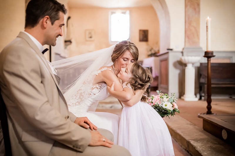 Les mariés dans l'église