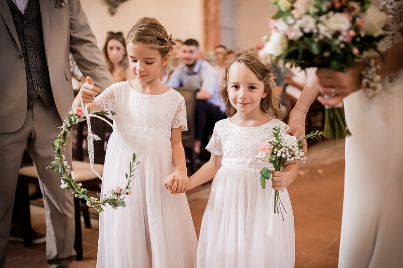 Les mariés dans l'église