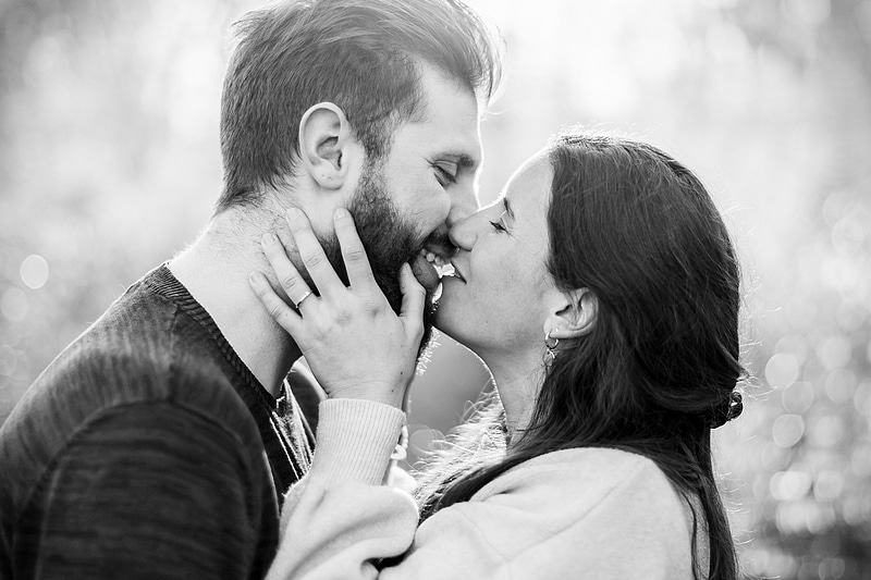 Portrait serré de couple - Photographe mariage portrait Toulouse